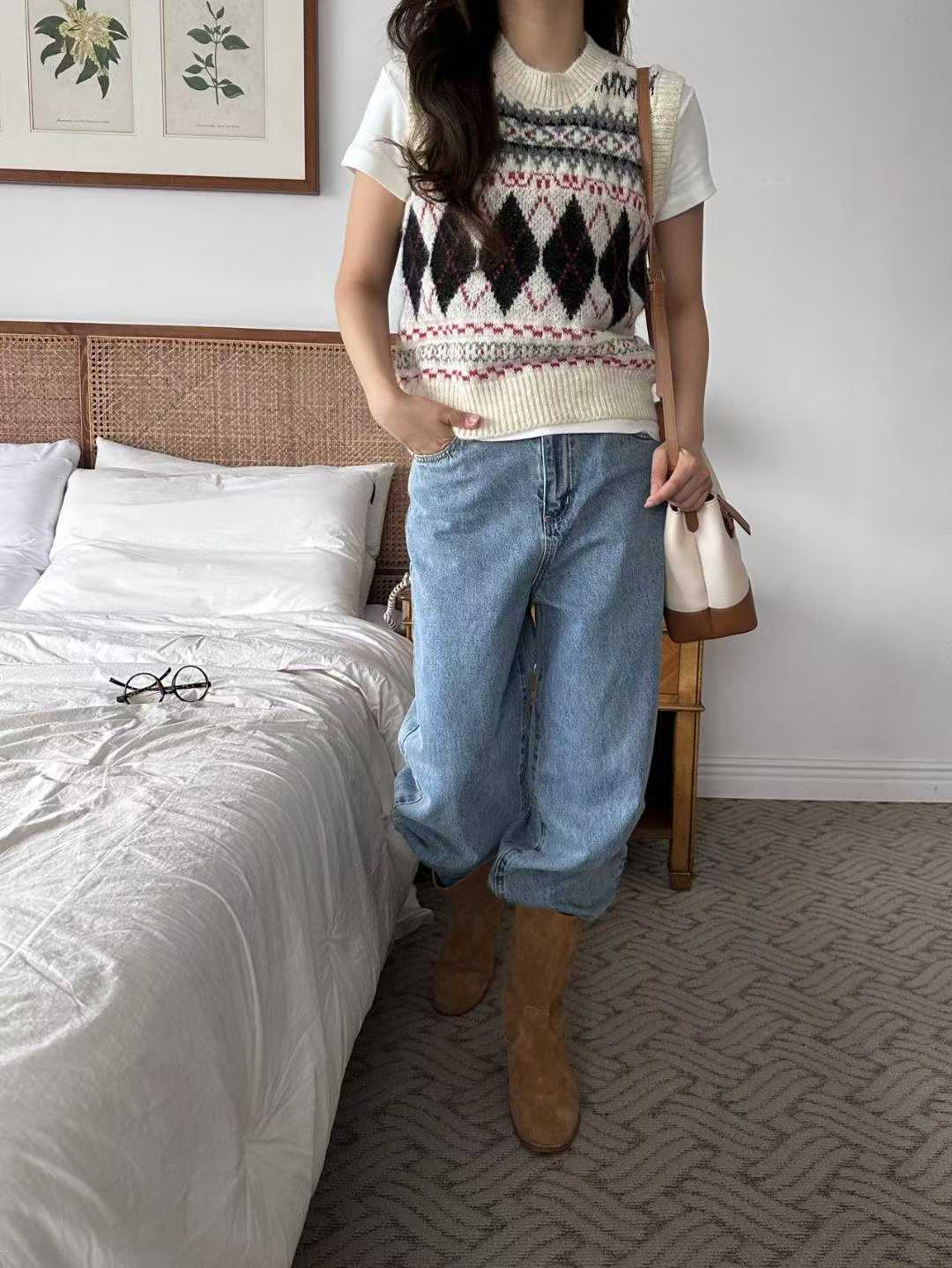 111540 - Argyle Knit Vest