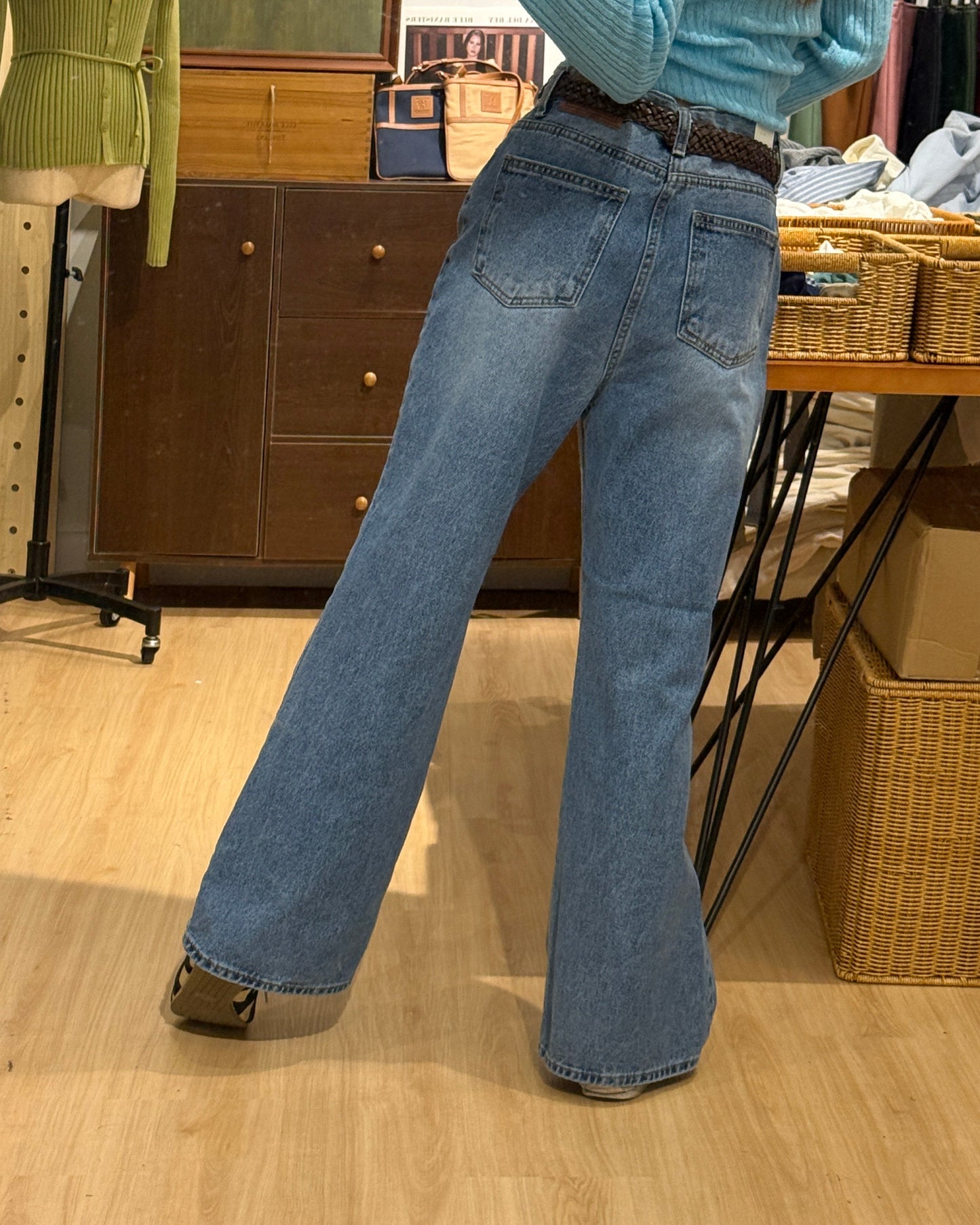 111570 - Bootcut Laid-back Lux Jeans