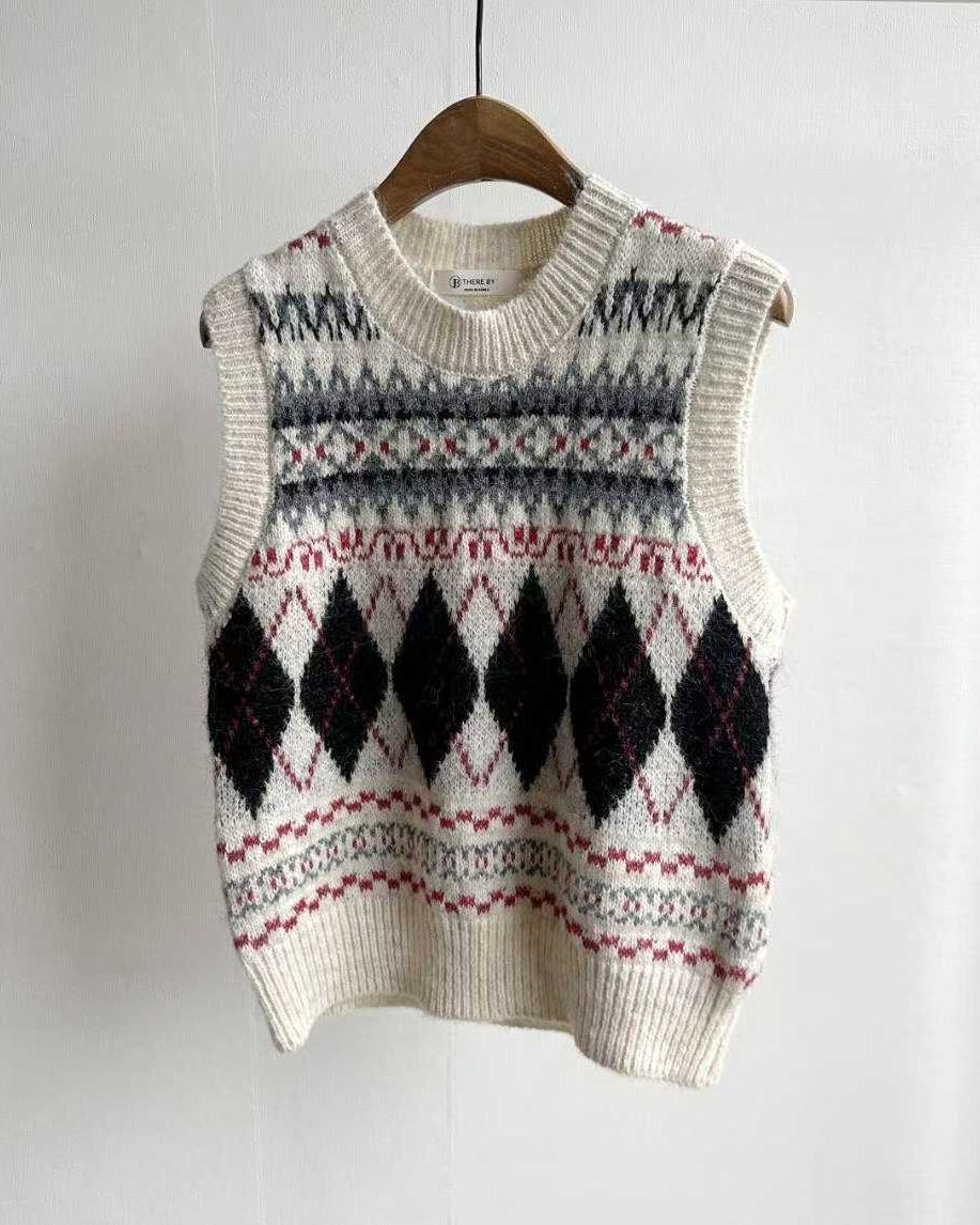111540 - Argyle Knit Vest