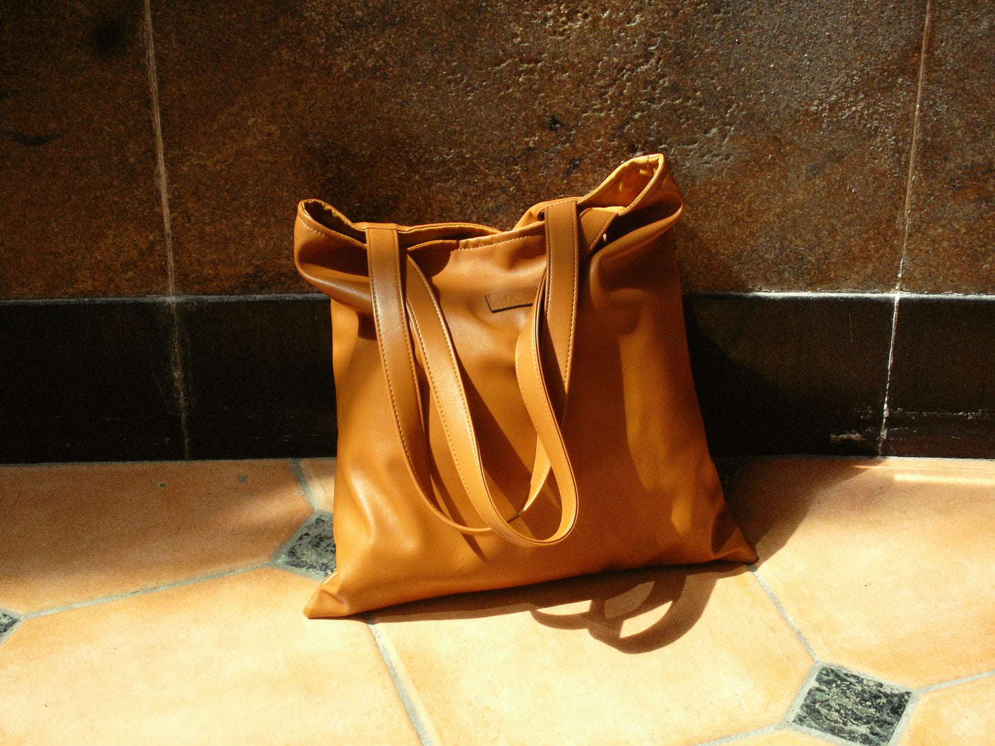 Sq.Tote - PU leather Brown