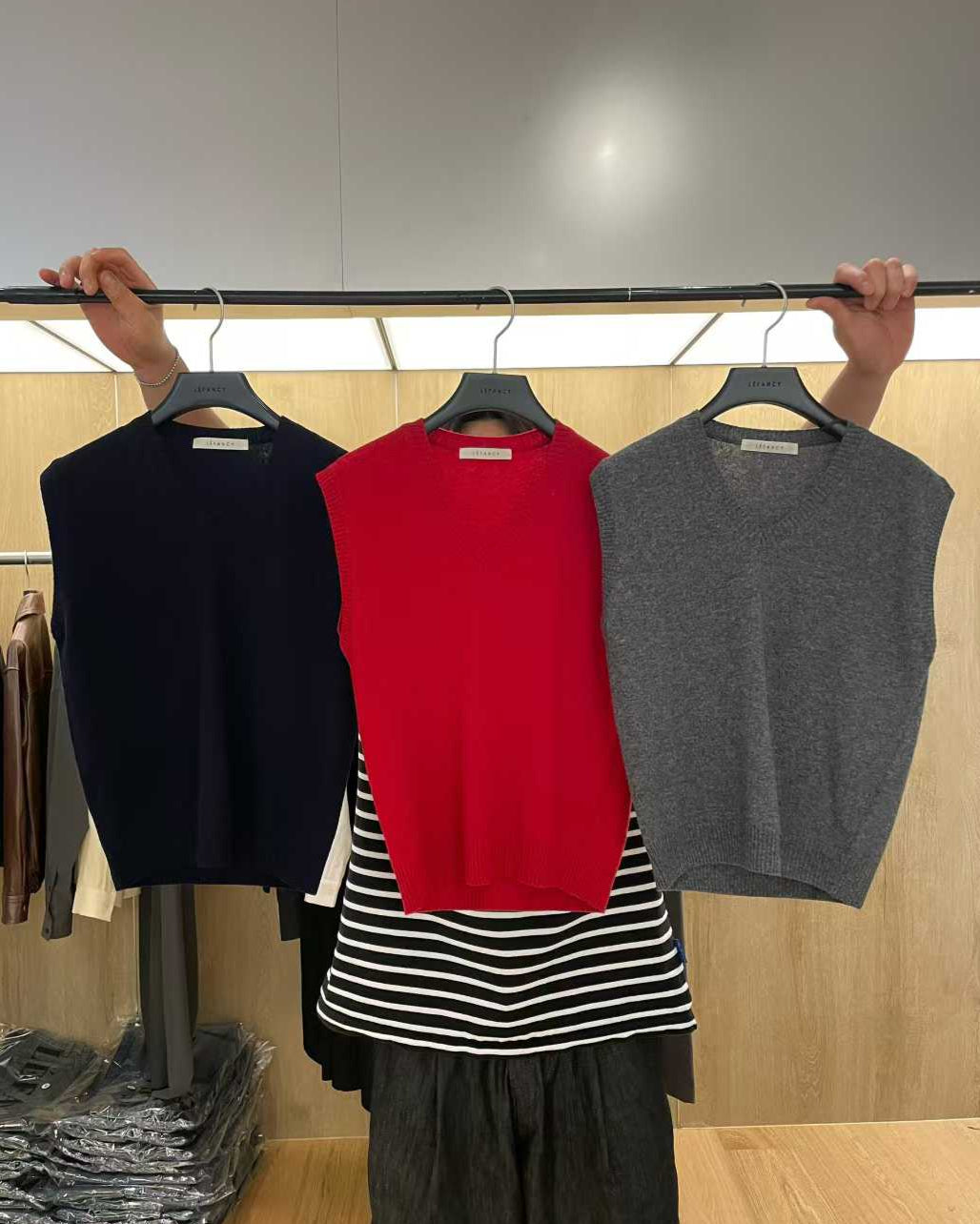 111526 - You Need V Knit Vest