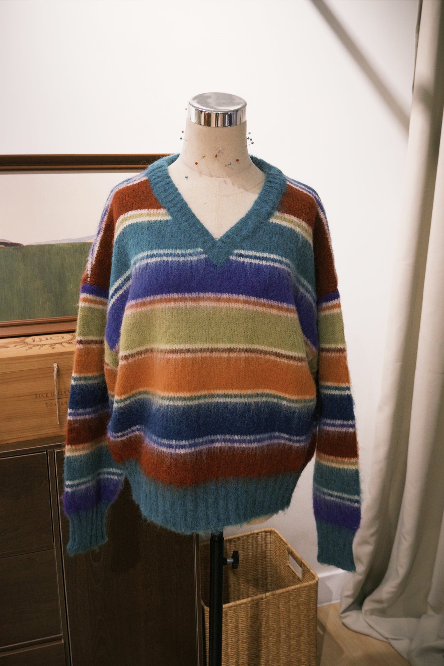 111542 - Christmas Rainbow V Neck Knit