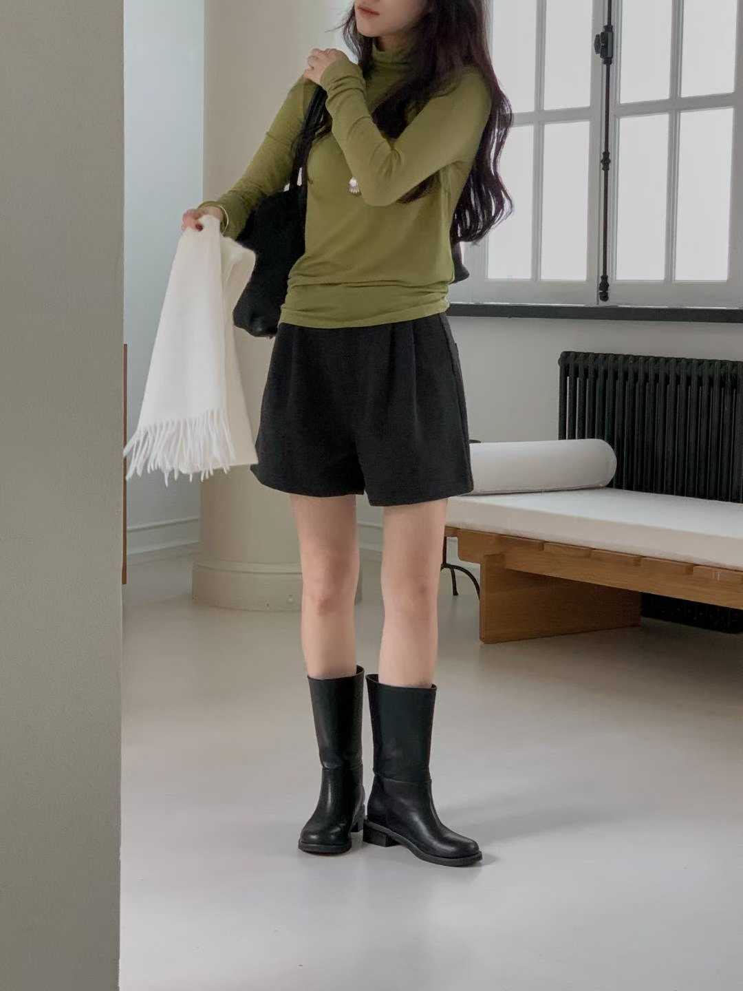 111544 - Mixed Wool Pocket Short