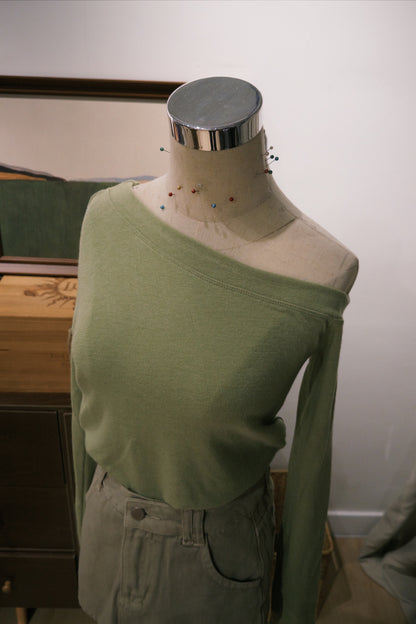 111554 - One Shoulder Top