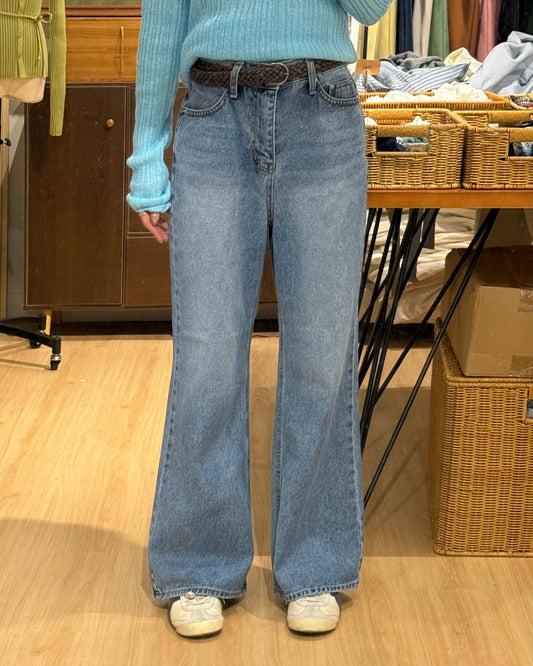 111570 - Bootcut Laid-back Lux Jeans