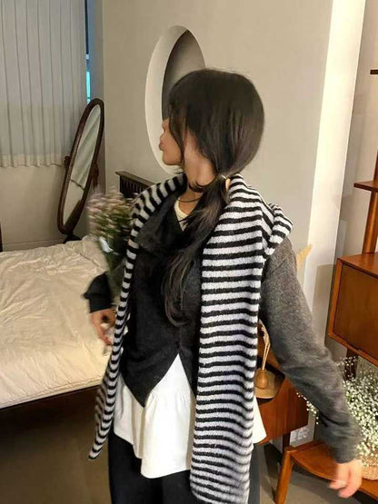 111546 - Warmth With Stripes