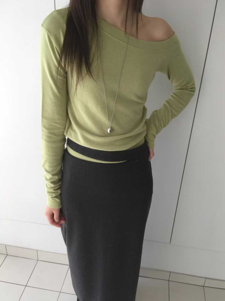 111554 - One Shoulder Top