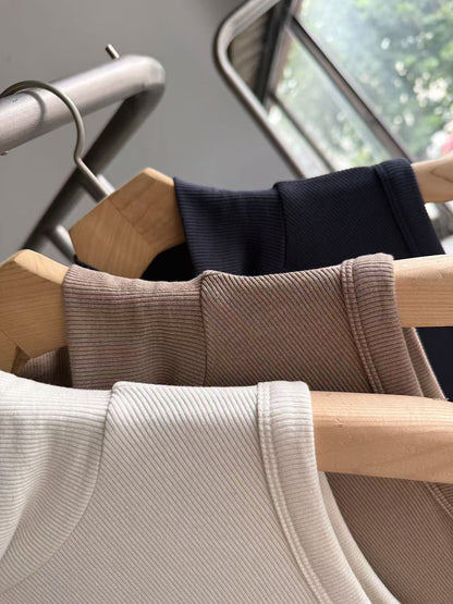 111534 - Turtleneck Tank Top