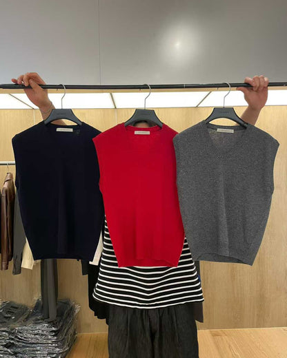 111526 - You Need V Knit Vest