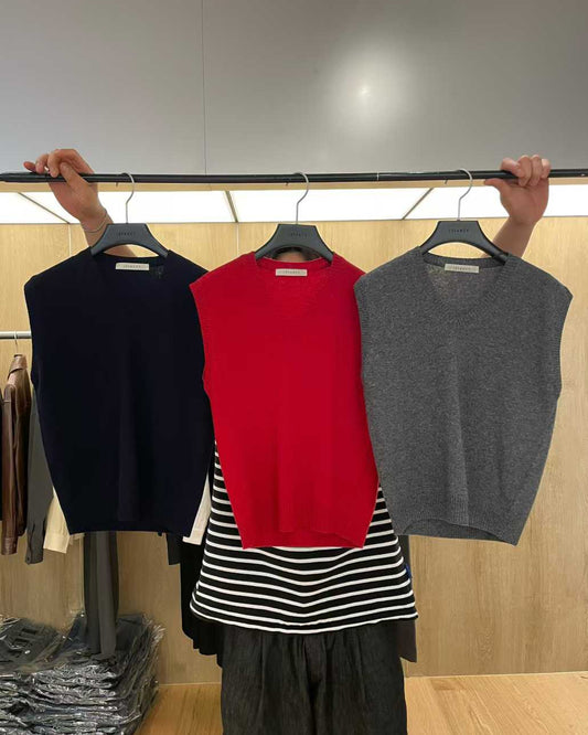 111526 - You Need V Knit Vest