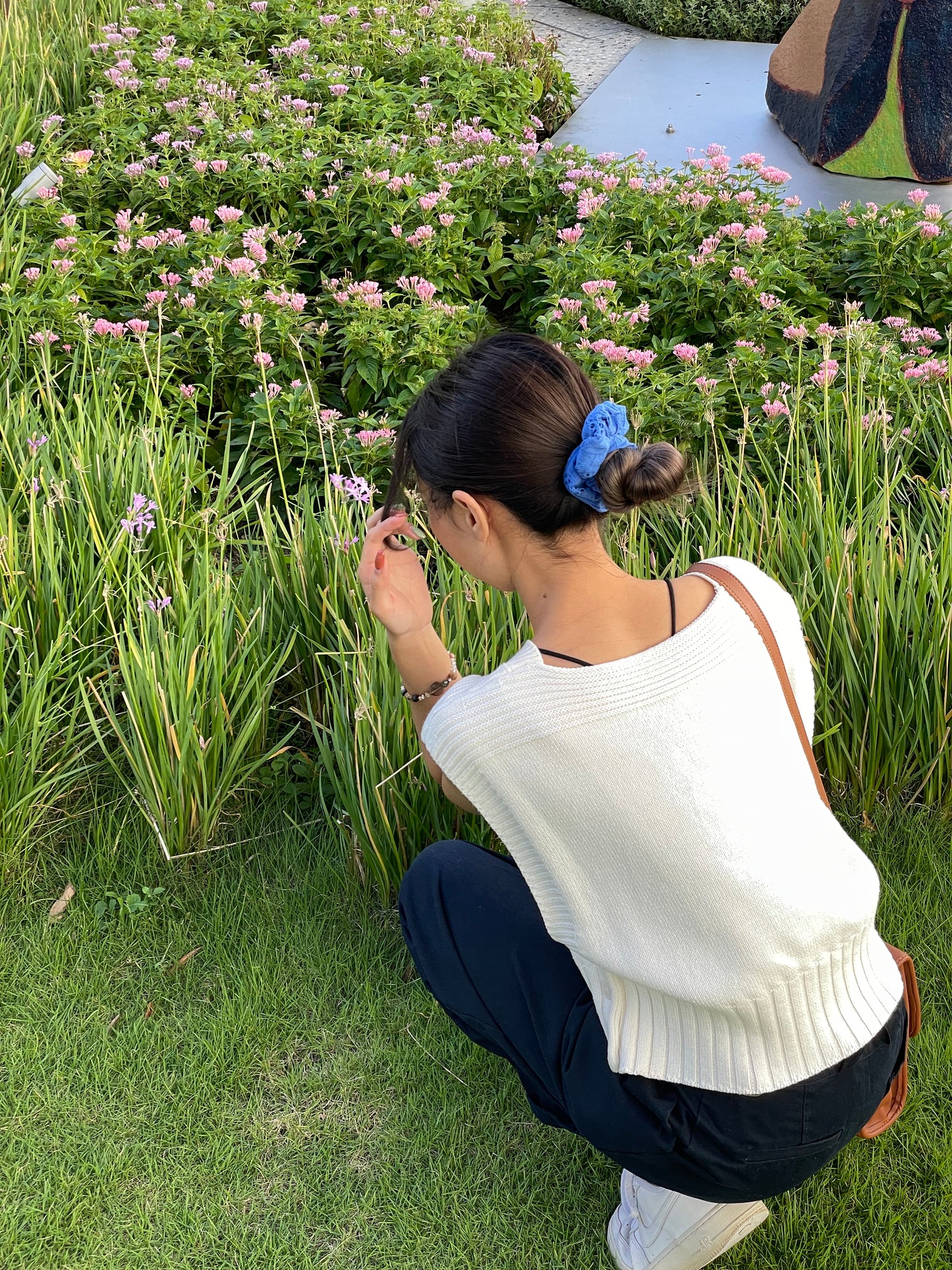 Hollow Floral Blue Scrunchie